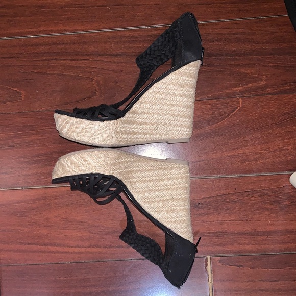 NEVER USED BLACK WEDGES - Picture 3 of 4